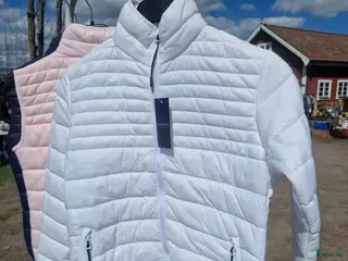 Jackor & Kavajer ryttarutrustning till salu: Snygg vårjacka - Annons 1