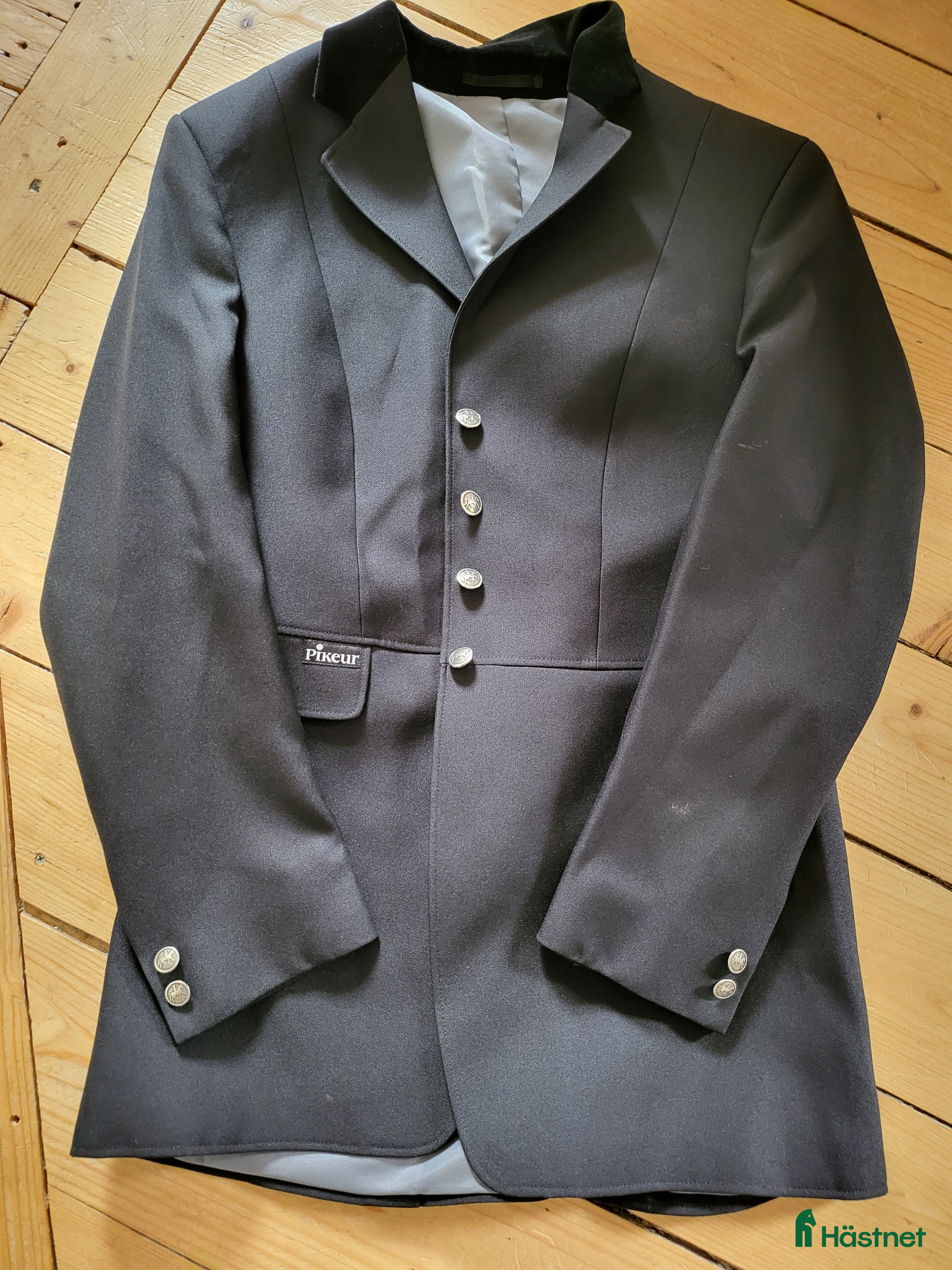 Jackor & Kavajer ryttarutrustning till salu: Tävlingskavaj från Pikeur  - Annons 2