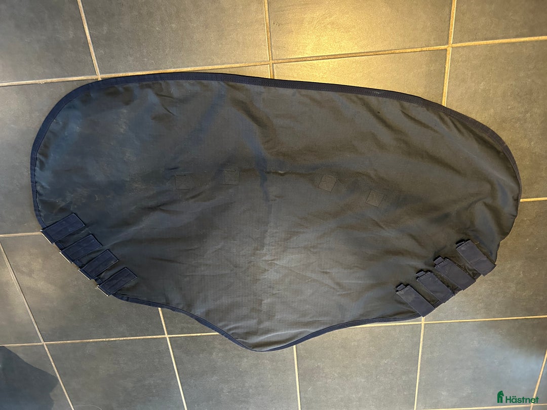 Täcken hästutrustning till salu: Fairfeild 80g regntäcken m. Avtagbar hals i Vellinge - Annons 3