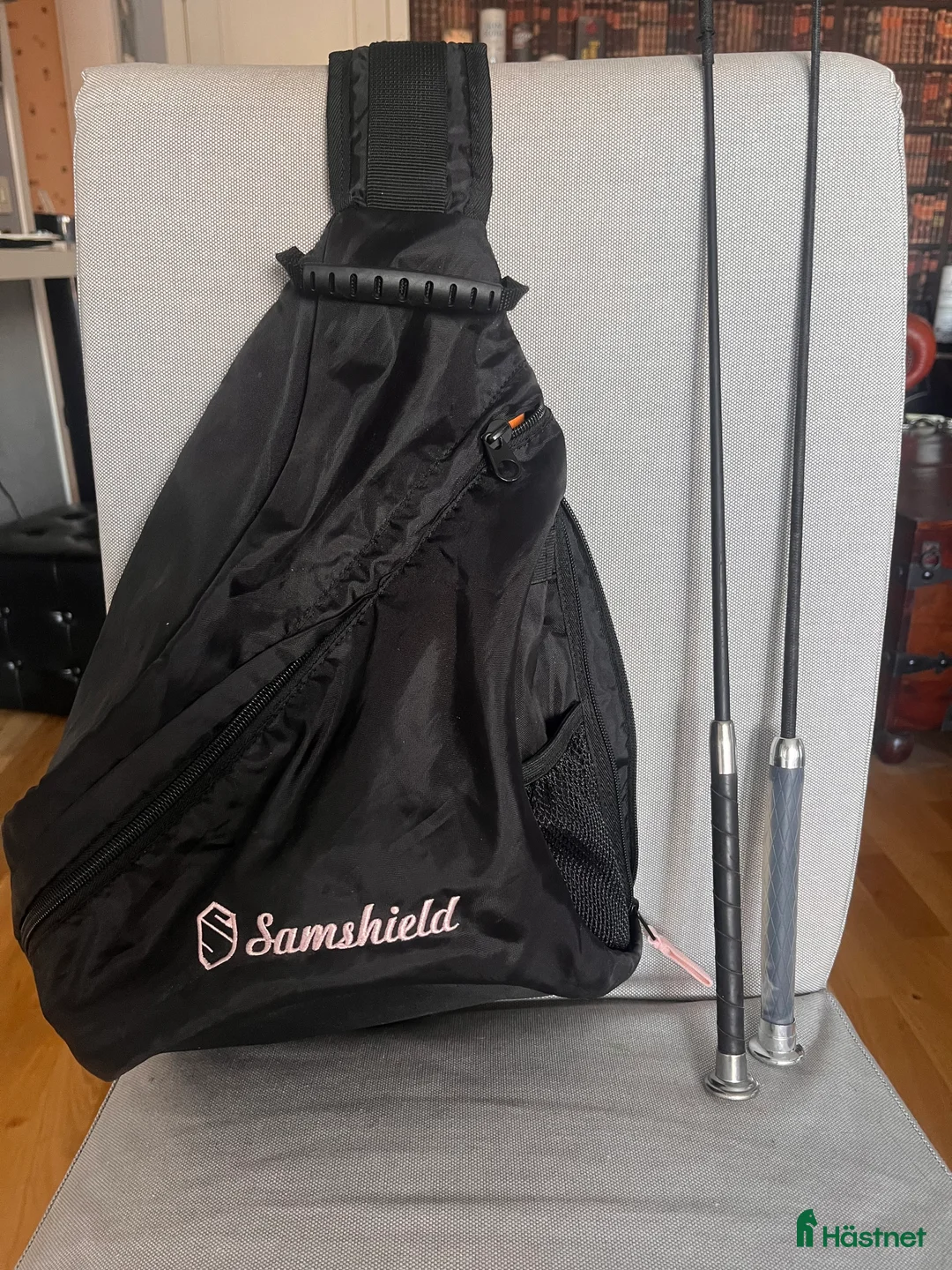 Hjälmar ryttarutrustning till salu: Hjälmväska Samshield i Strängnäs - Annons 1