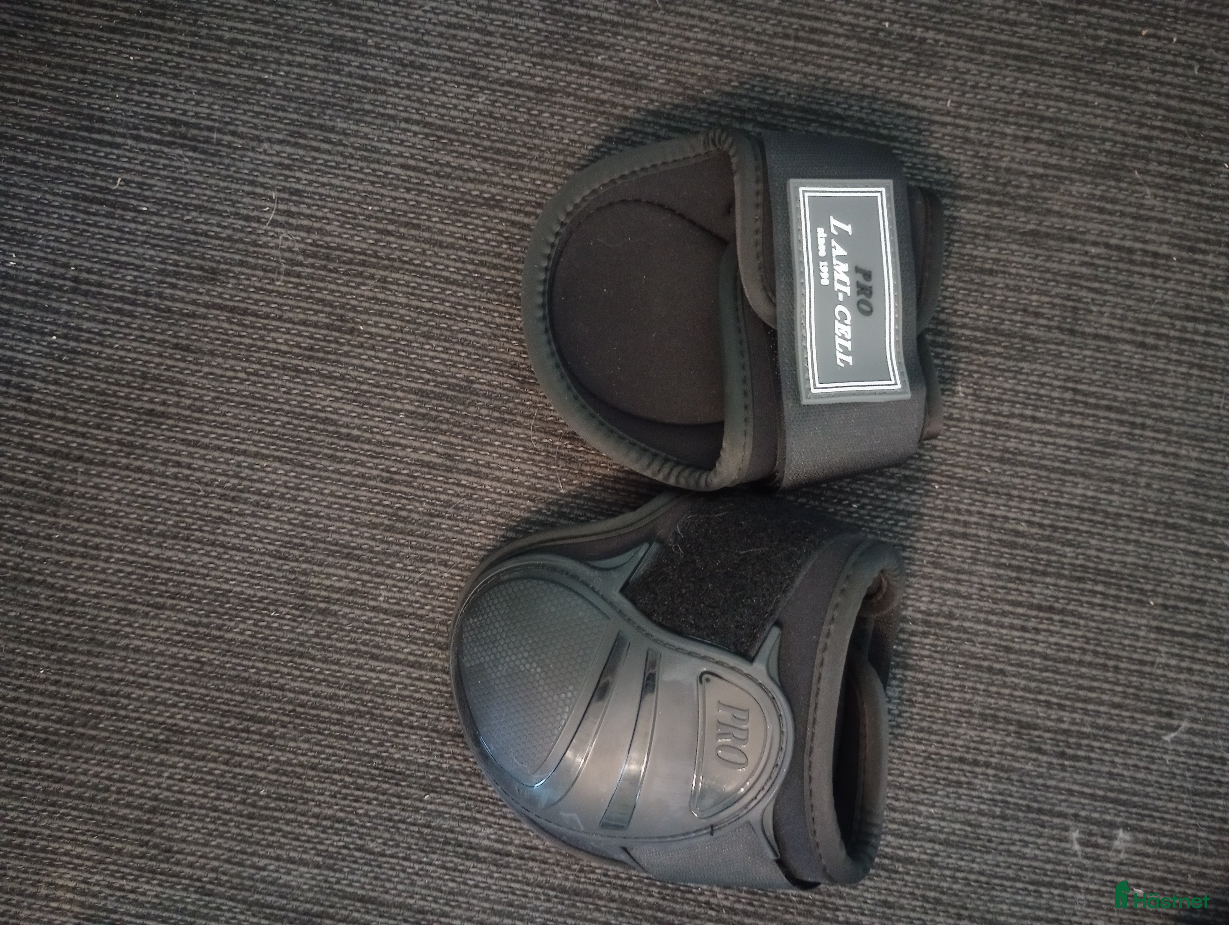 Benskydd hästutrustning till salu: Lamicell bakskydd i Tösse - Annons 24