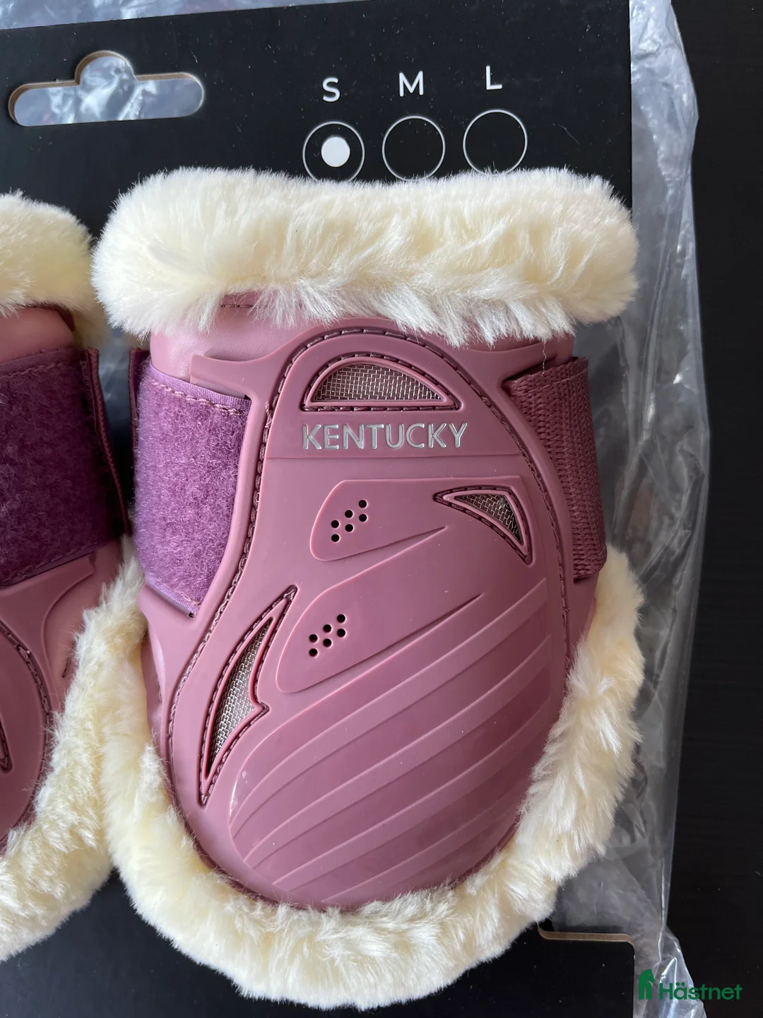 Benskydd hästutrustning till salu: NWT Kentucky Rosa skrykkappor i bambu och fluff - Annons 3