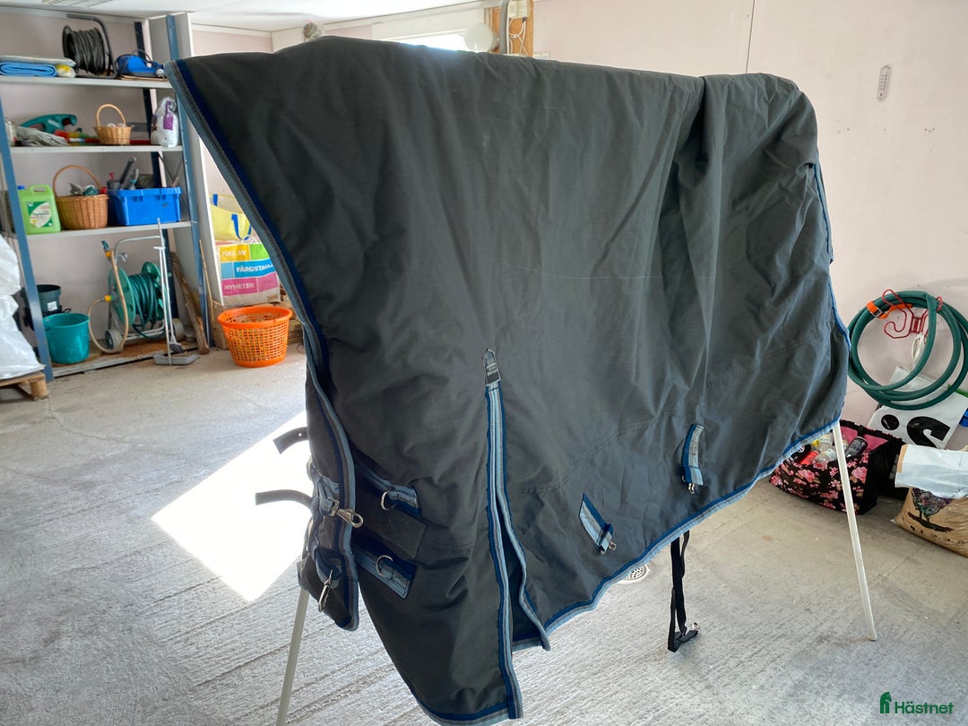 Täcken hästutrustning till salu: HANSBO Vintertäcke  i Uppsala - Annons 1