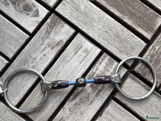 Bett hästutrustning Bombers tredelat cable bett 9,5 - Annons 1