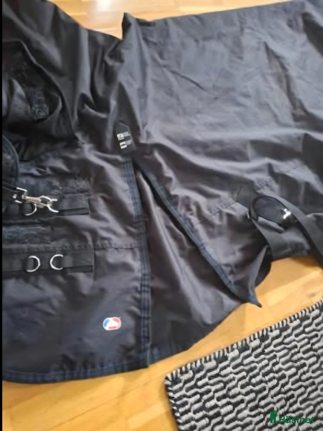 Täcken hästutrustning till salu: Finstack Alaska pro hiphop neck - Annons 2