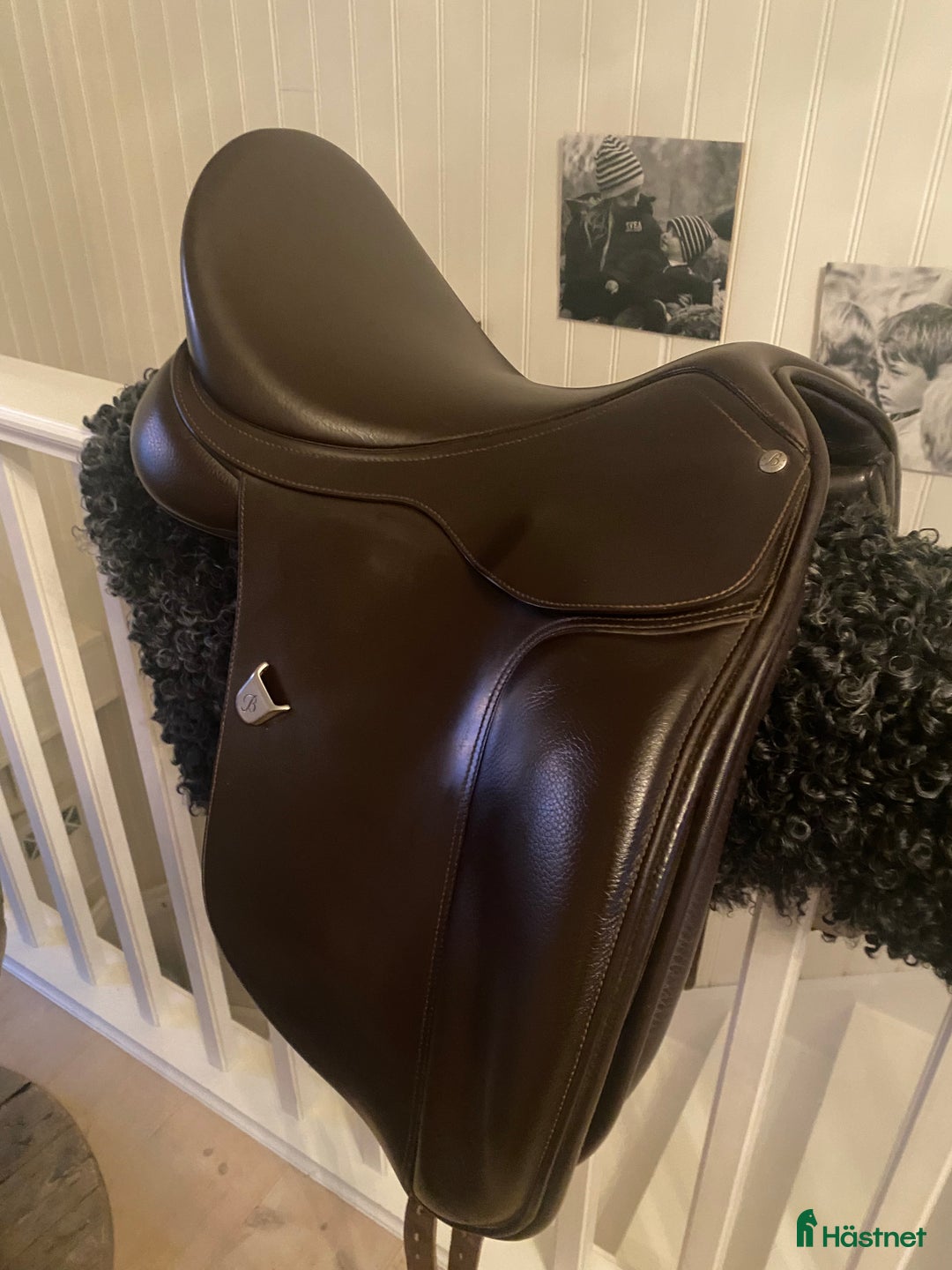 Sadlar hästutrustning till salu: Mycket fin Bates dressyrsadel! i Tranås - Annons 1