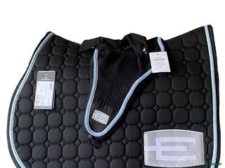 Schabrak & Vojlockar hästutrustning till salu: Säljer E logga schabrak!🩵🩶 i Trelleborg - Annons 2