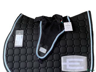 Schabrak & Vojlockar hästutrustning till salu: Säljer E logga schabrak!🩵🩶 - Annons 22