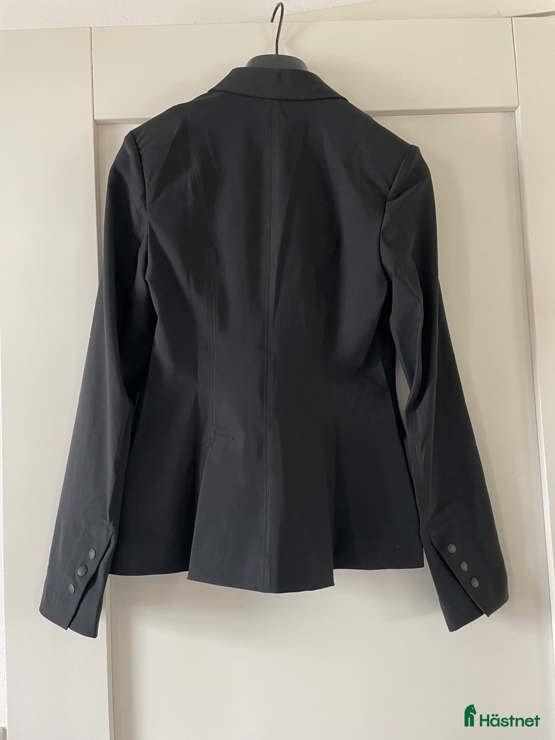 Jackor & Kavajer ryttarutrustning till salu: Svart Trolle kavaj i Dösjebro - Annons 2