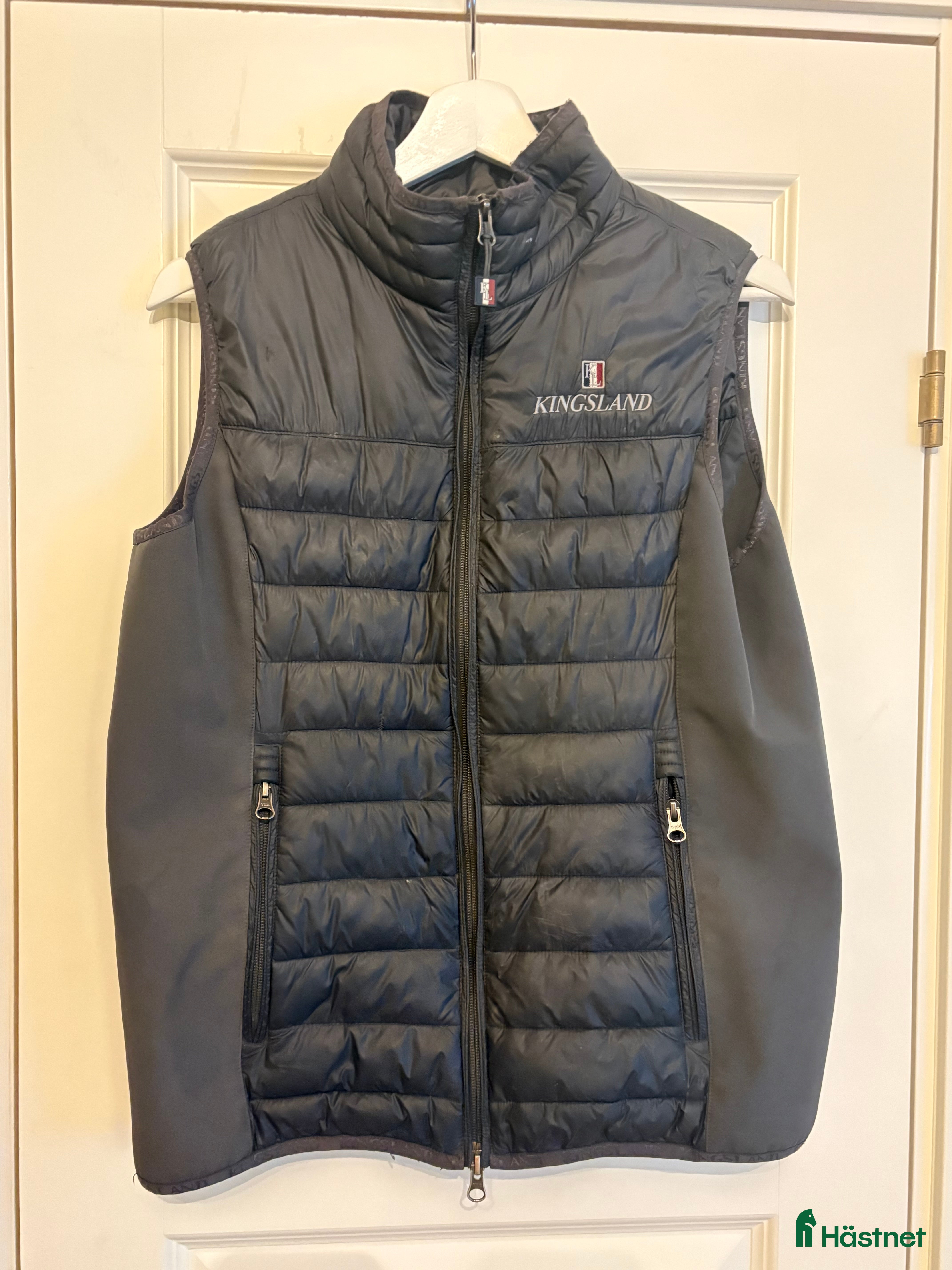 Jackor & Kavajer ryttarutrustning till salu: Kingsland väst  - Annons 3