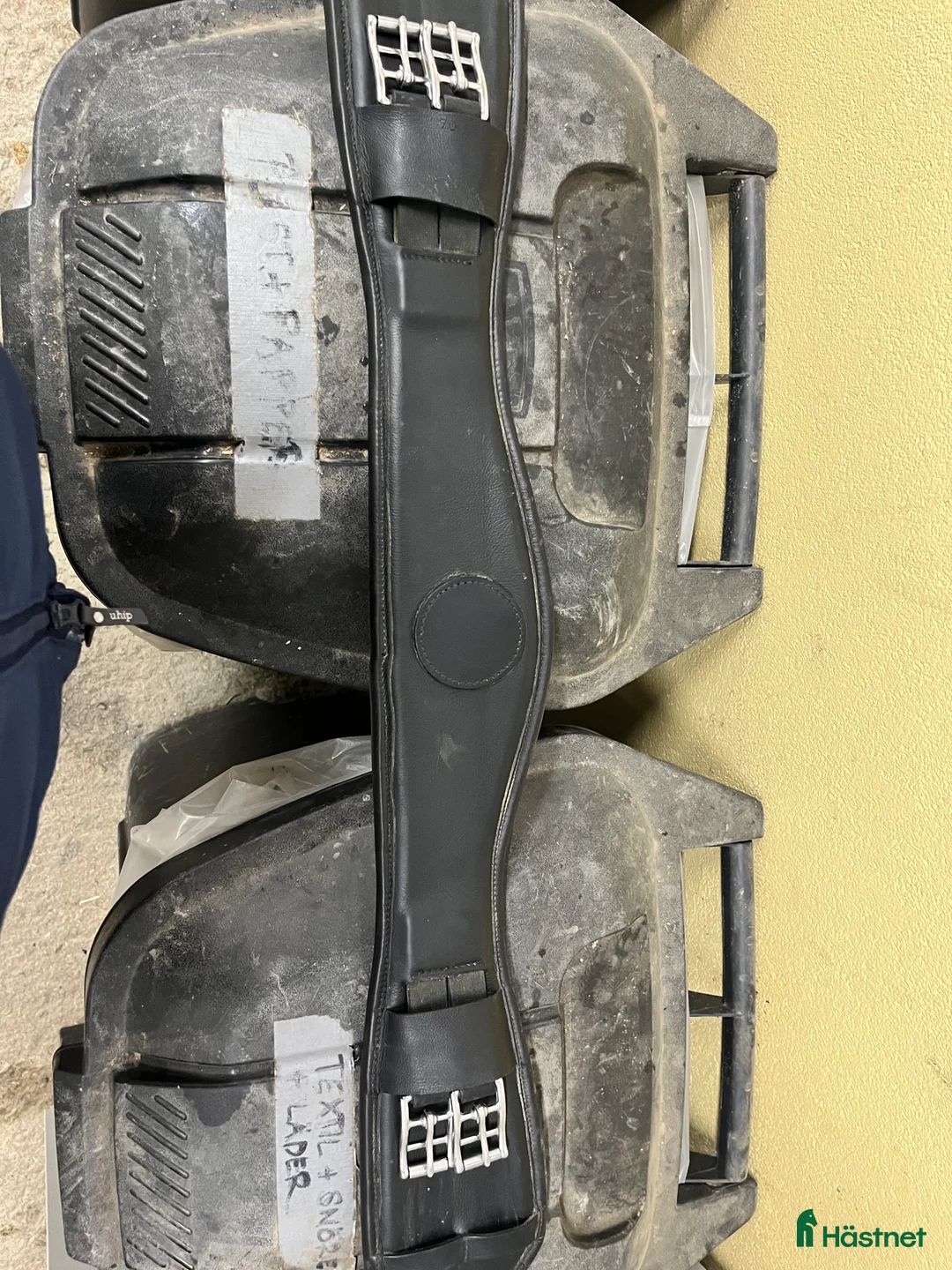 Sadeltillbehör hästutrustning till salu: Dressyrgjord 65 cm svart  - Annons 1