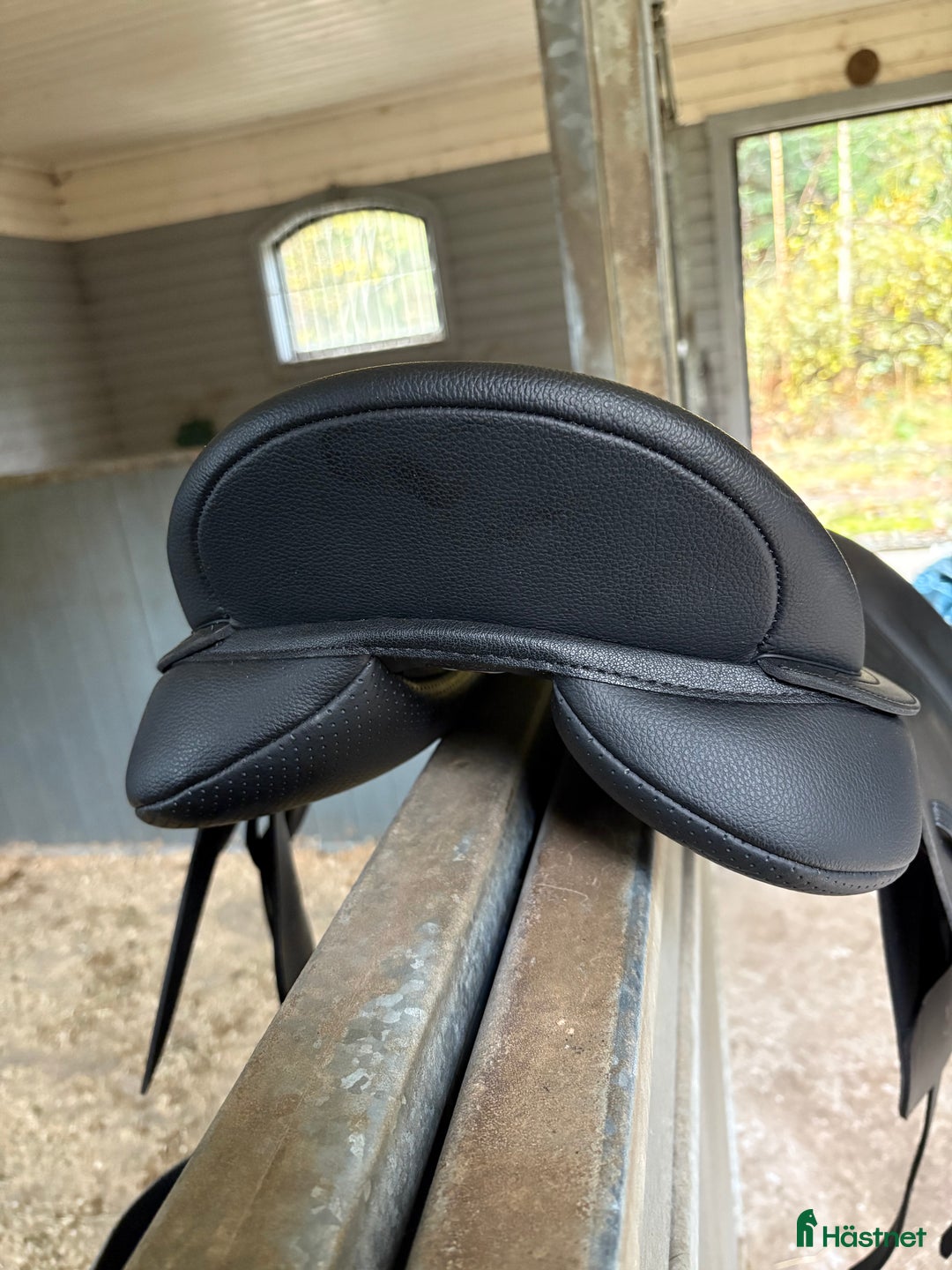 Sadlar hästutrustning till salu: Wintec 500 wide dressyrsadel i Rörvik - Annons 2