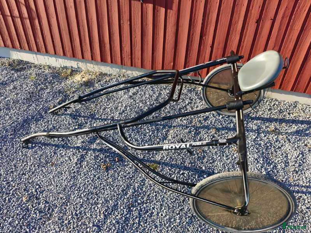 Travsulkys trav till salu: Sulky och säkerhetsvagn i Luleå - Annons 1
