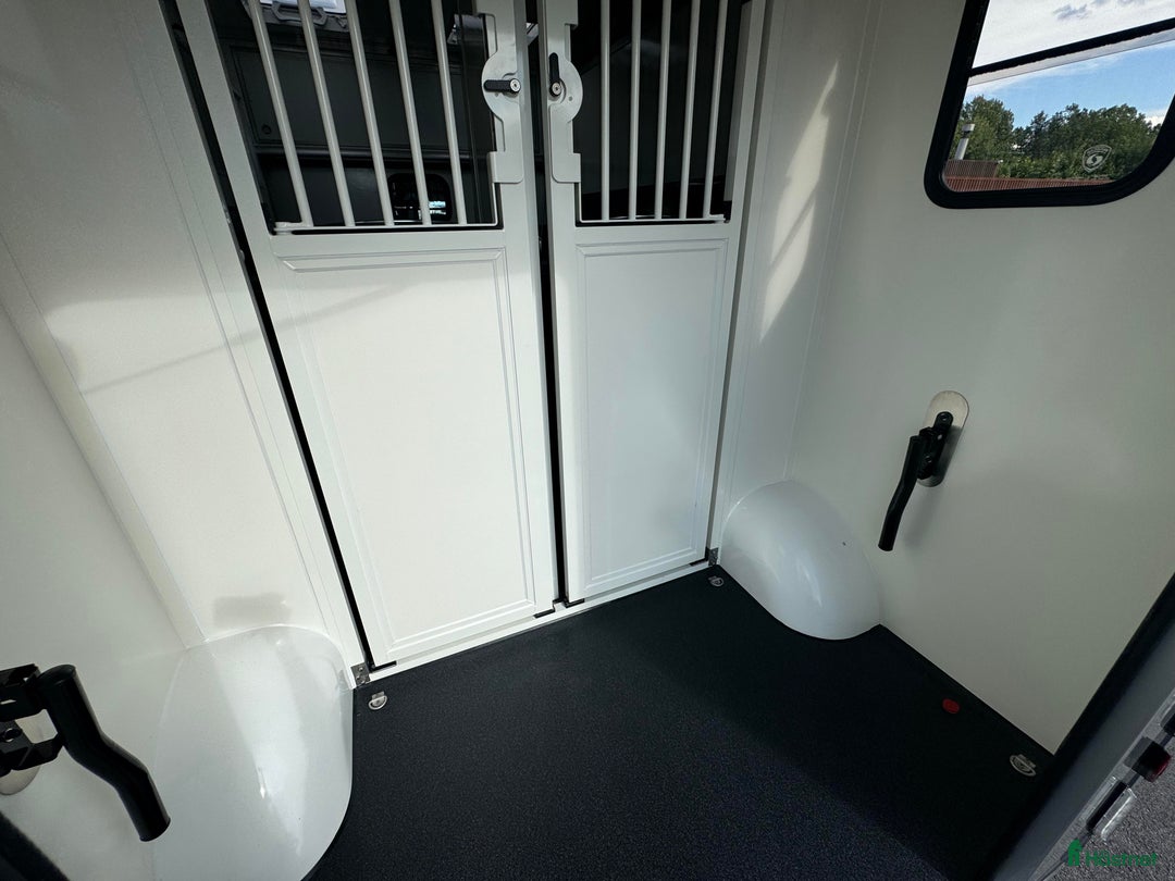 Hästlastbilar  fordon & transport till salu: PARAGAN EQUISTAR 3XL STUTERI  i Köping - Annons 10