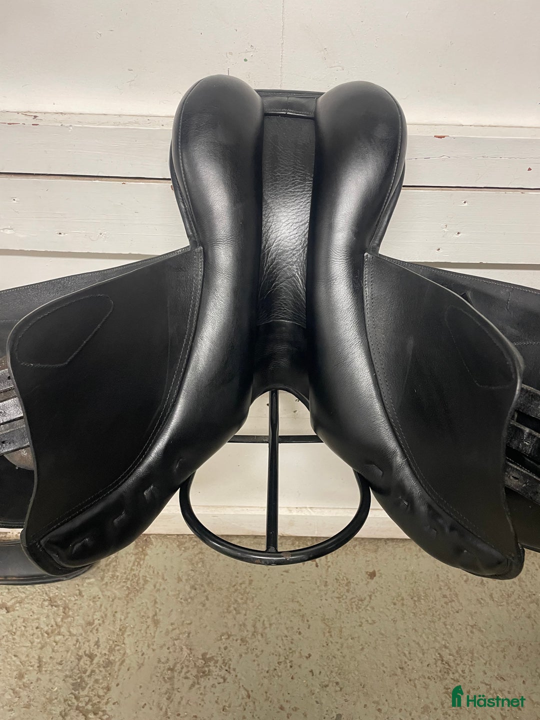 Sadlar hästutrustning till salu: Lippo Fazzino Sadel 16,5 tum Svart i Växjö - Annons 6