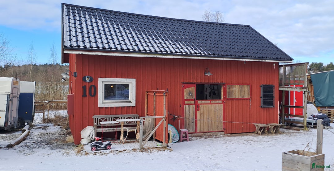  stallplats finnes: Stallplats Box ledig, Ekerö kommun i Skå - Annons 2