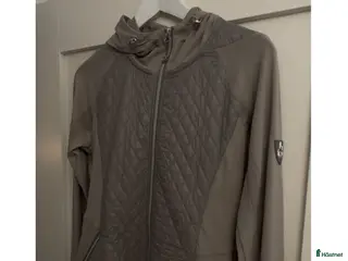 Övrigt Ridkläder ryttarutrustning till salu: Snygg Ridtröja - Annons 6