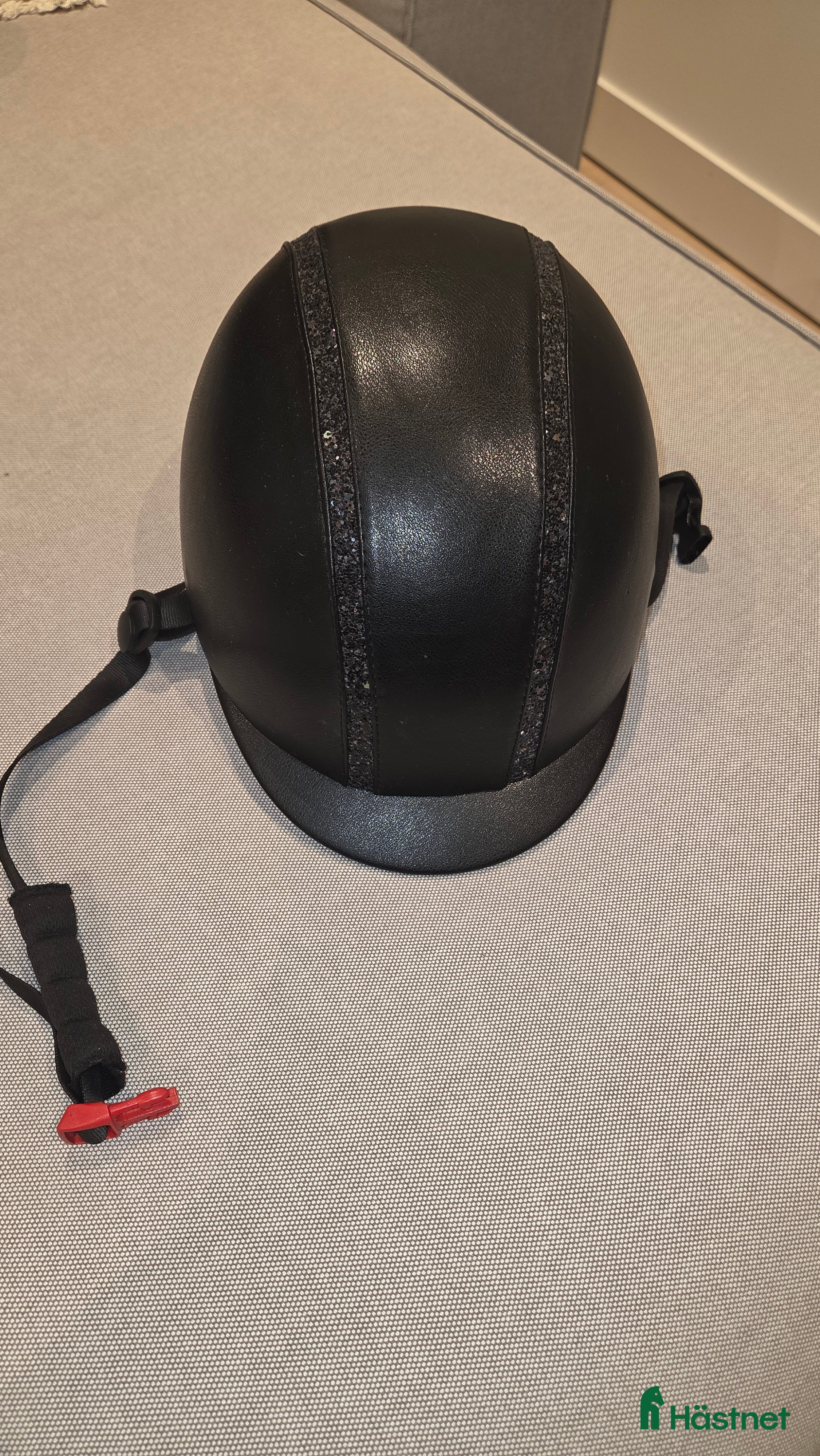 Hjälmar ryttarutrustning till salu: Ridhjälm i Malmö - Annons 1