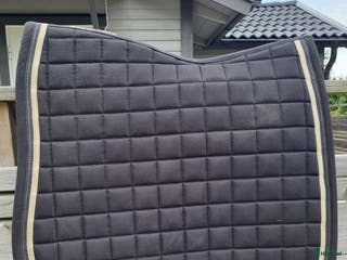 Schabrak & Vojlockar hästutrustning till salu: Lamicell dressyrschabrak i Tvååker - Annons 5