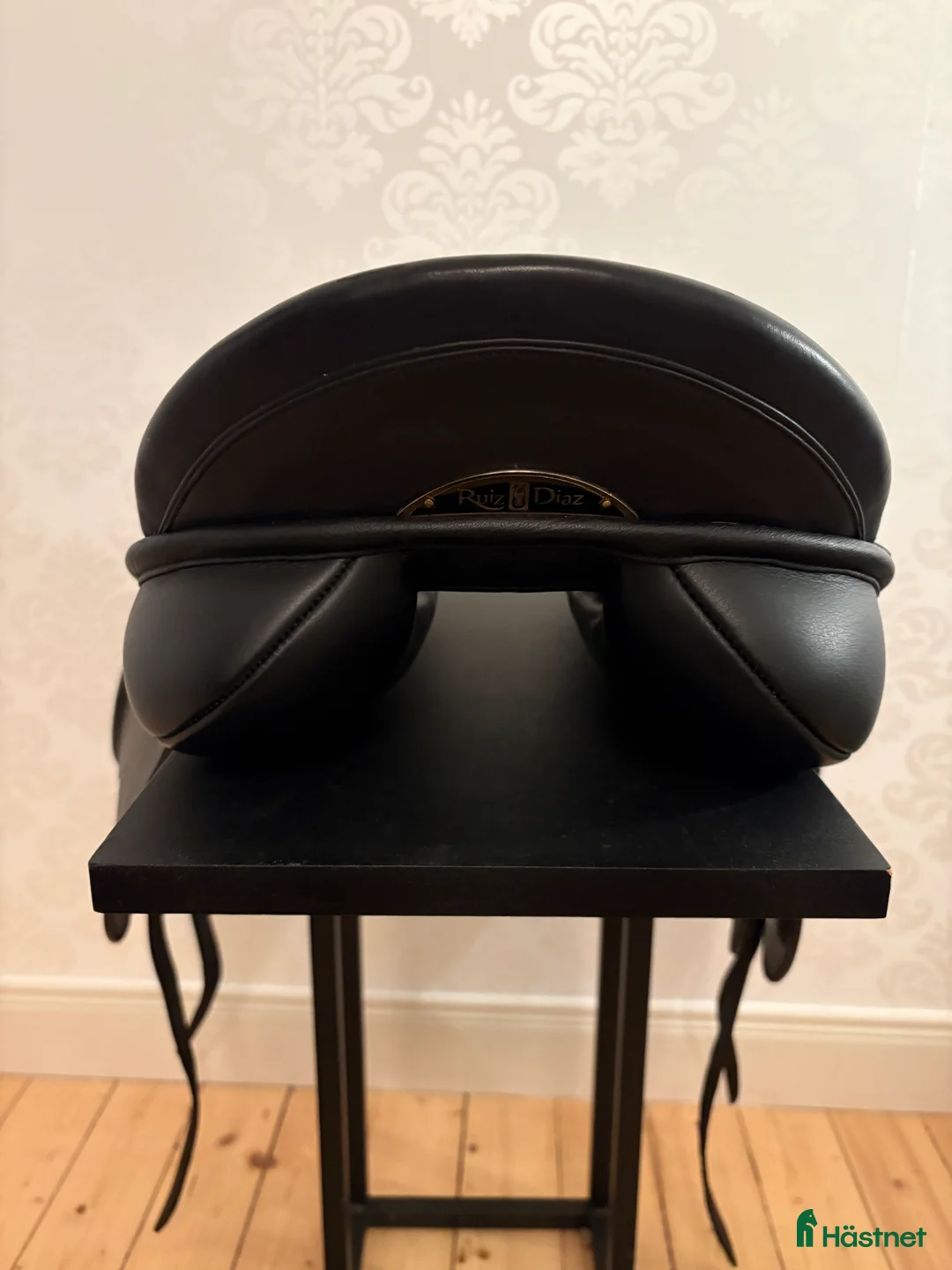 Sadlar hästutrustning till salu: Lippo Vanessa 17,5” i Ludvika - Annons 5