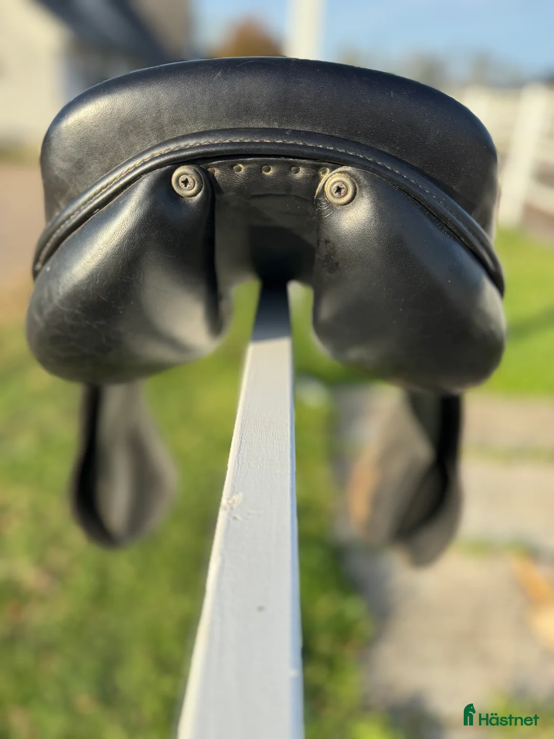 Sadlar hästutrustning till salu: Kvalitet sadel från Jensen, perfekt till inridning i Limhamn - Annons 4