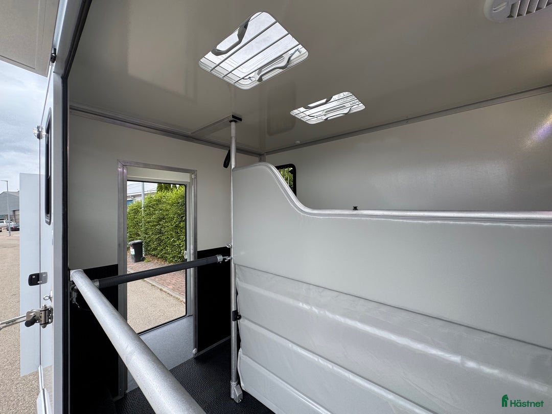 Hästlastbilar  fordon & transport till salu: Fabriksny Dickenherr 2-Ride StuteriLight i Haverdal - Bild 4