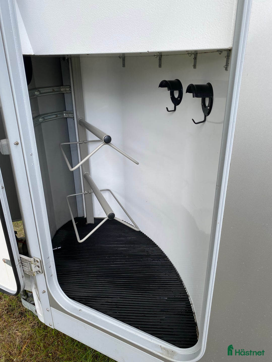 Hästtransporter  fordon & transport till salu: Hästtransport IFOR Williams HB511 i Ljusterö - Annons 5