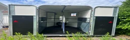 Hästtransporter  fordon & transport till salu: Fautras med platta - Annons 5