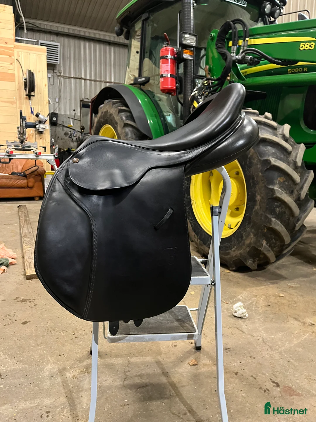 Sadlar hästutrustning till salu: Bates Caprilli sadel i Umeå - Annons 1