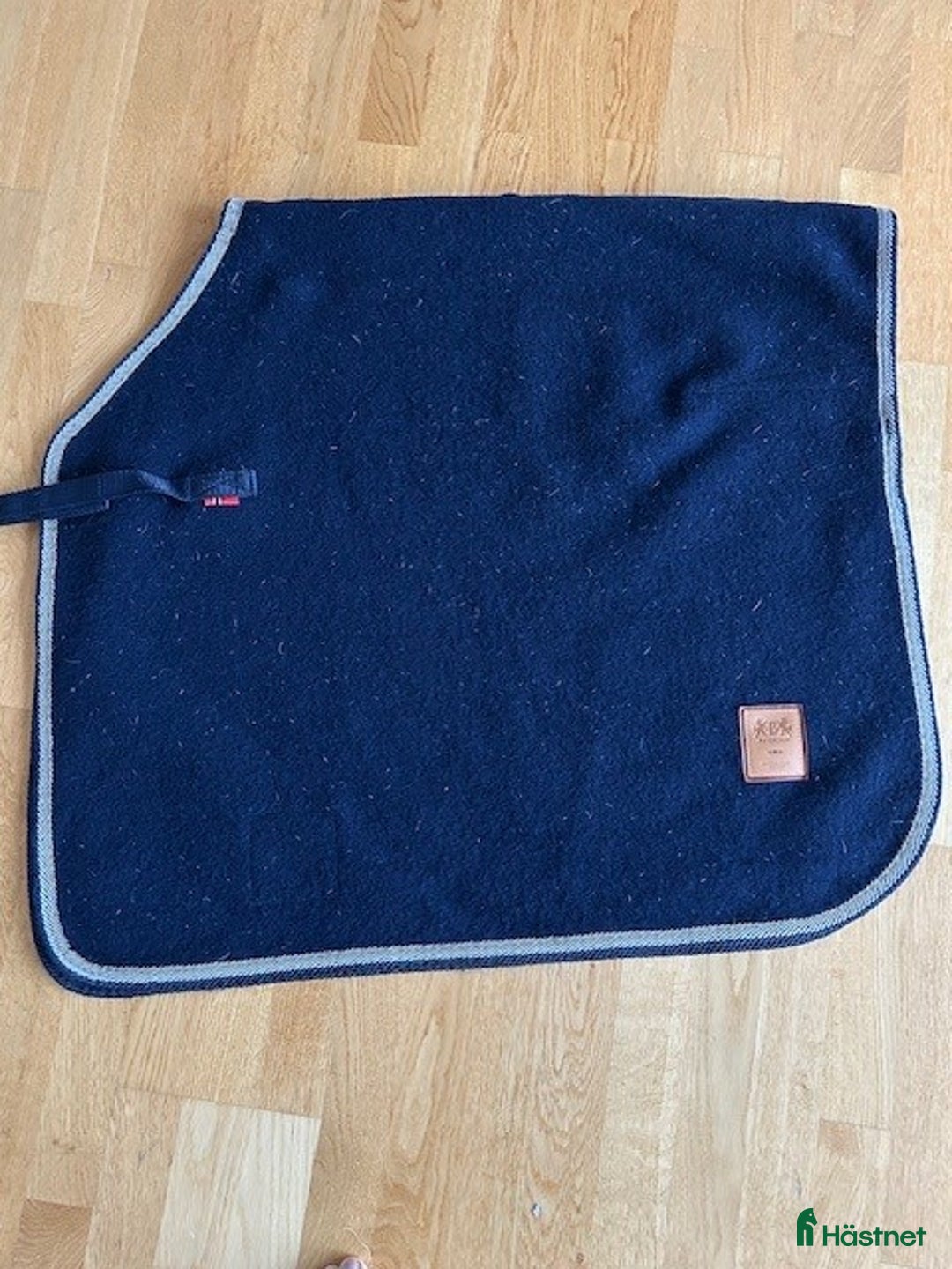 Täcken hästutrustning till salu: Landtäcke i ull från B Vertigo i Öjersjö - Annons 2