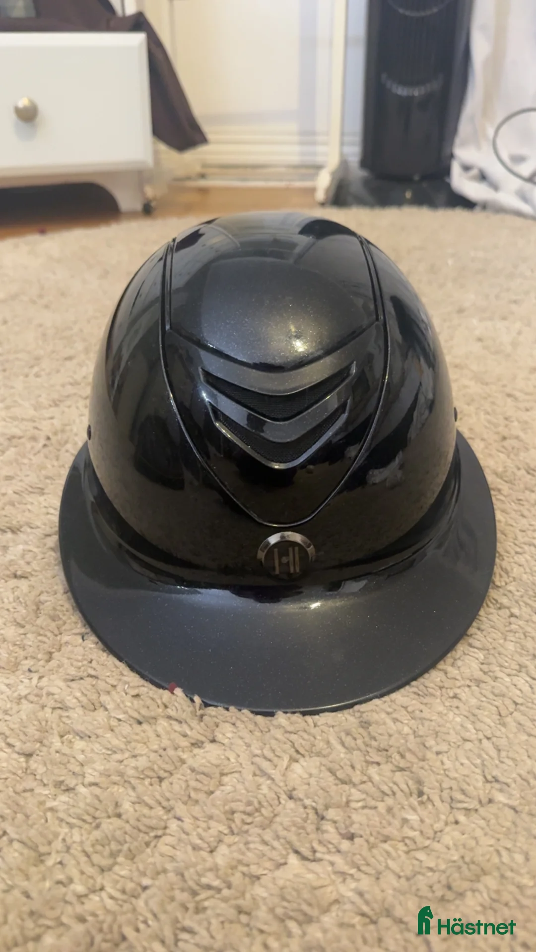 Hjälmar ryttarutrustning till salu: glansig Onek hjälm! - Annons 2