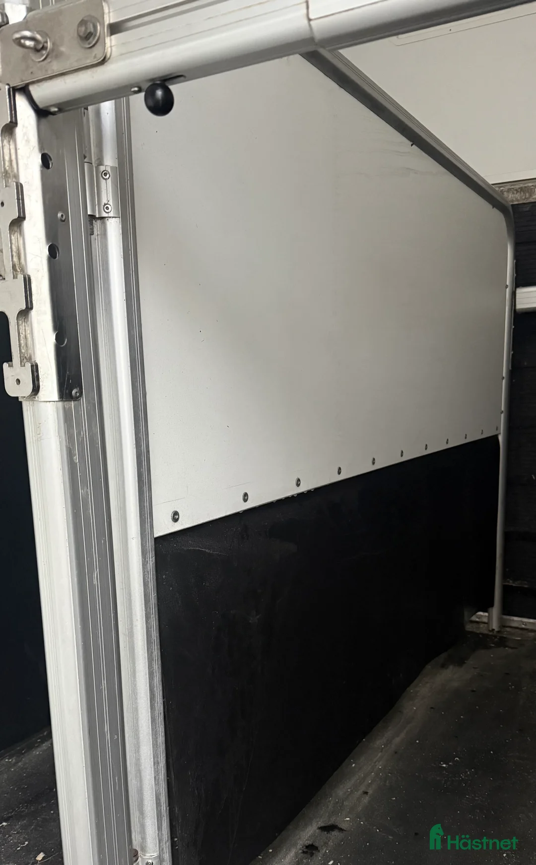 Hästtransporter  fordon & transport till salu: UME B35 ( Ny mellanvägg )  i Värmdö - Annons 4