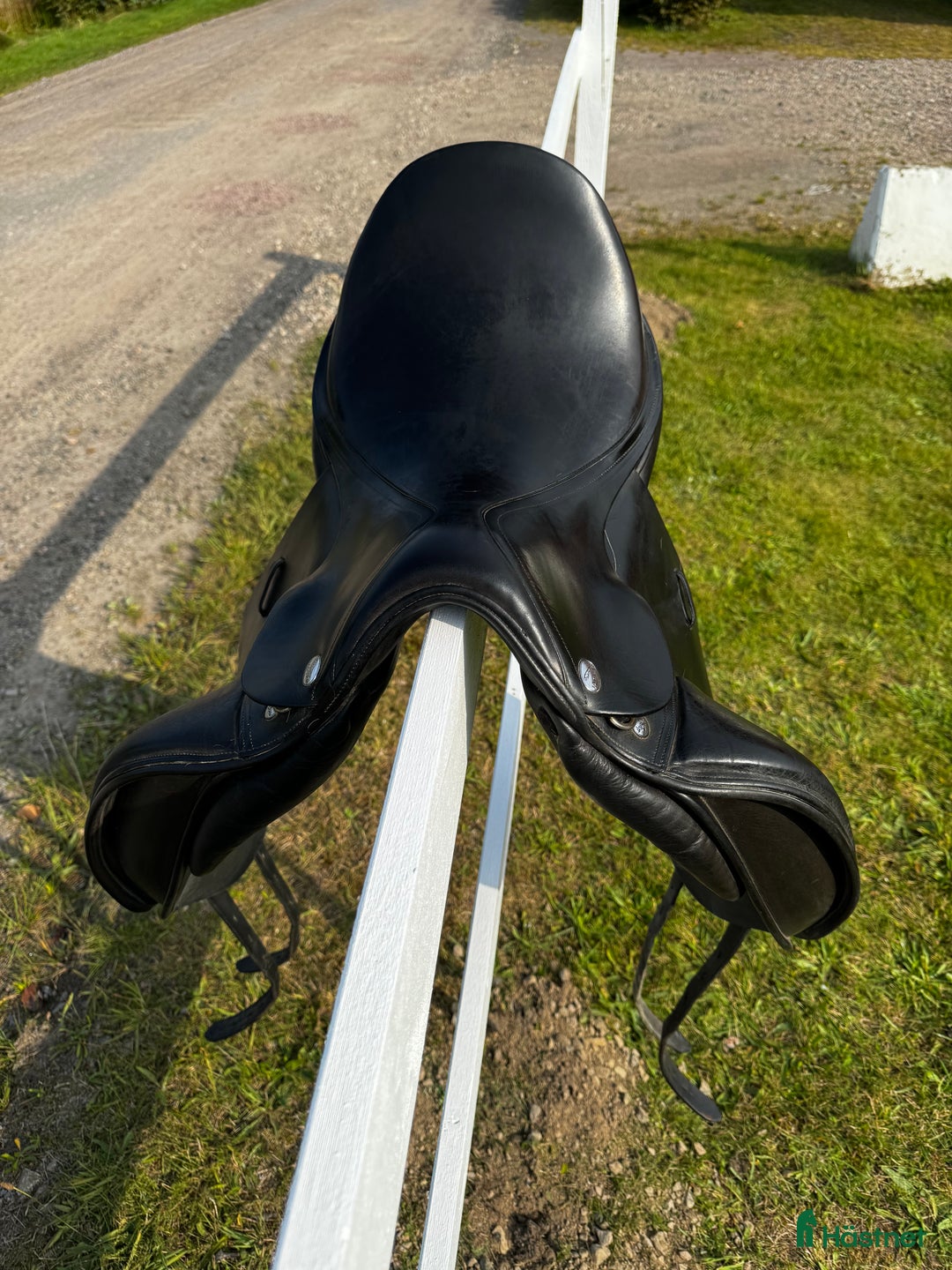 Sadlar hästutrustning till salu: Jaguar dressyrsadel XKC Deep Seat i Båstad - Annons 2