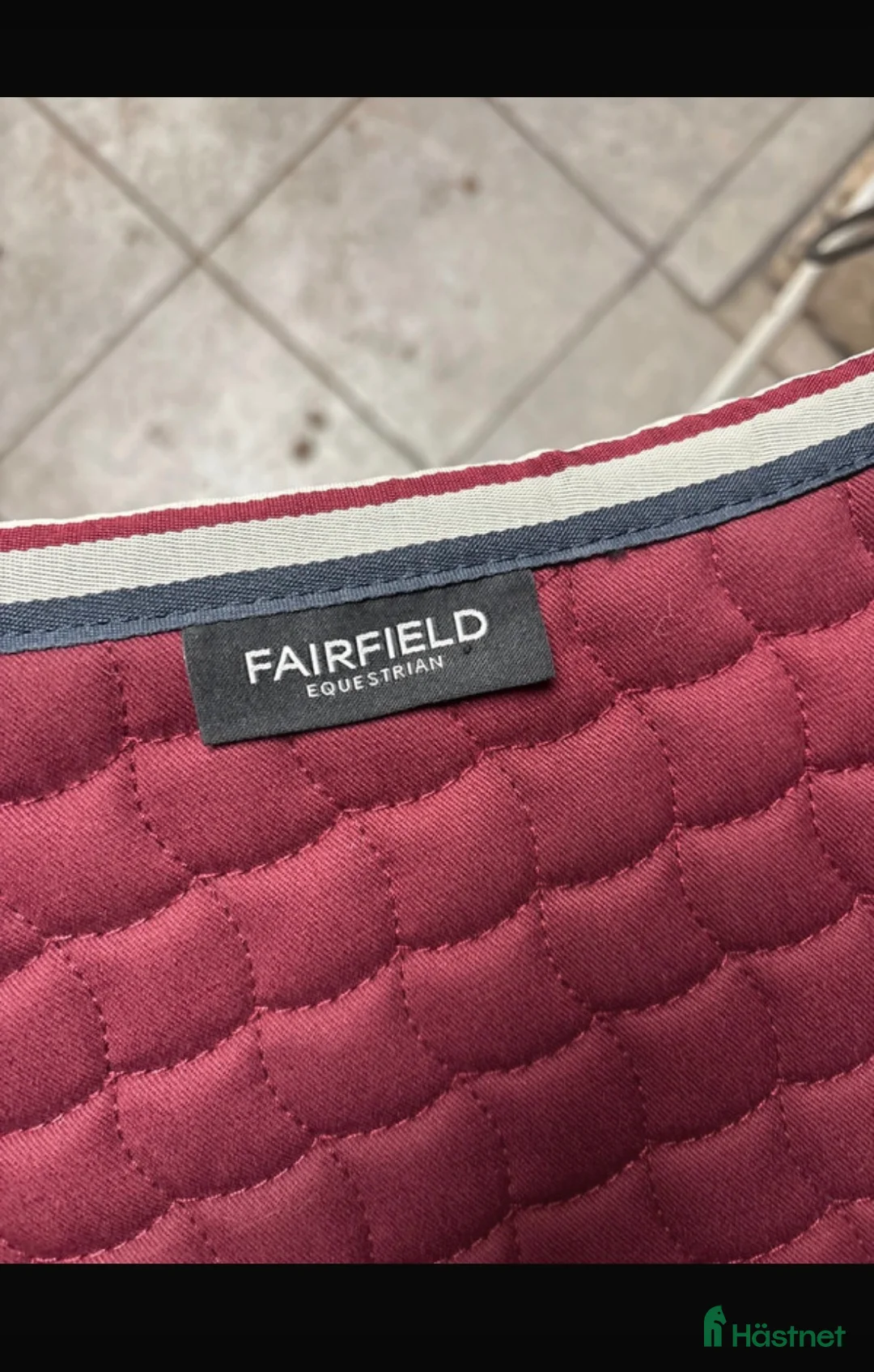 Schabrak & Vojlockar hästutrustning till salu: Vinrött allround schabrak! - Annons 3
