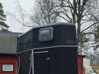 Hästtransporter fordon & transport till salu: Fin Christ Comet med plastgolv i Brottby - Annons 1