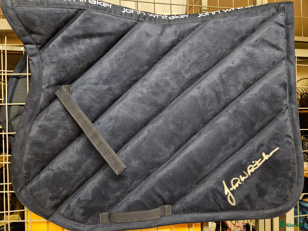 Schabrak & Vojlockar hästutrustning till salu: Nytt schabrak, John Whitaker  i Lerum - Annons 1