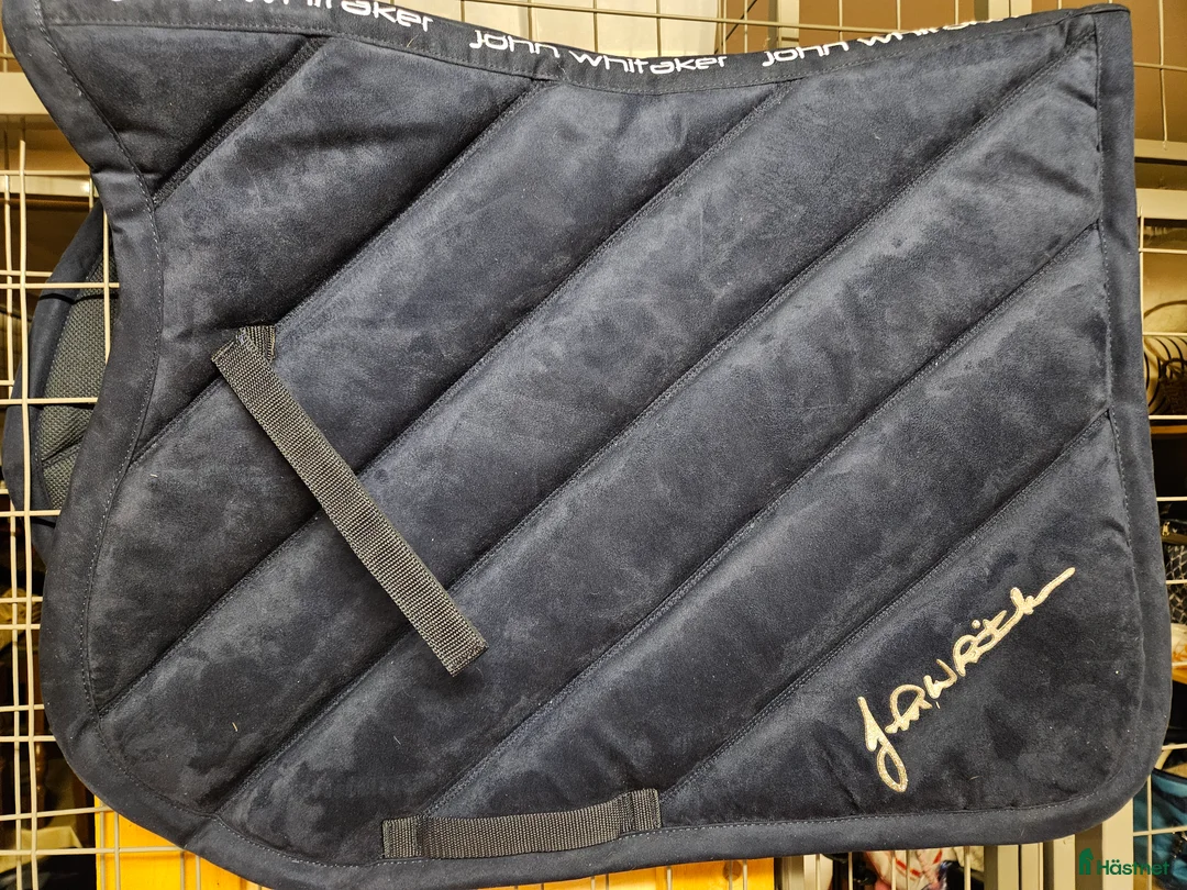 Schabrak & Vojlockar hästutrustning till salu: Nytt schabrak, John Whitaker  i Lerum - Annons 1