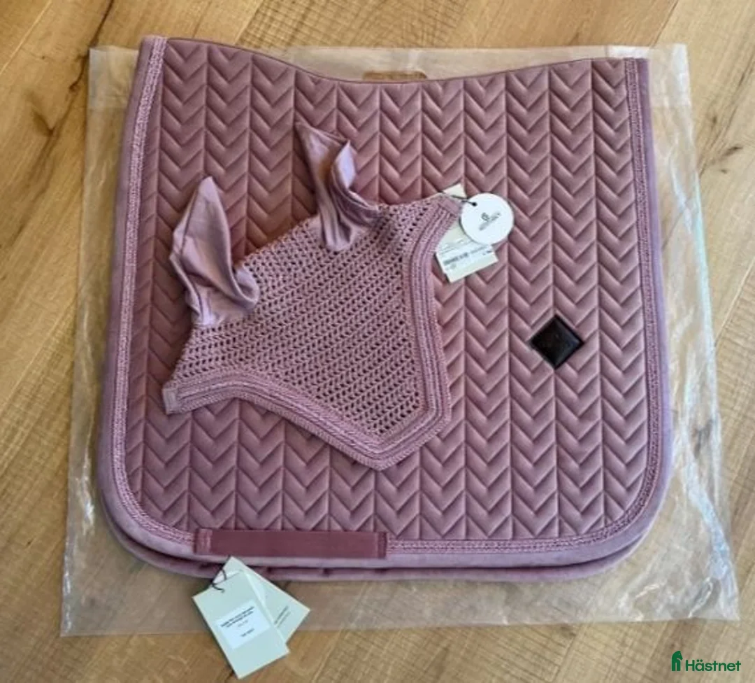 Schabrak & Vojlockar hästutrustning till salu: Kentucky Velvet Mini Pearls - Annons 1