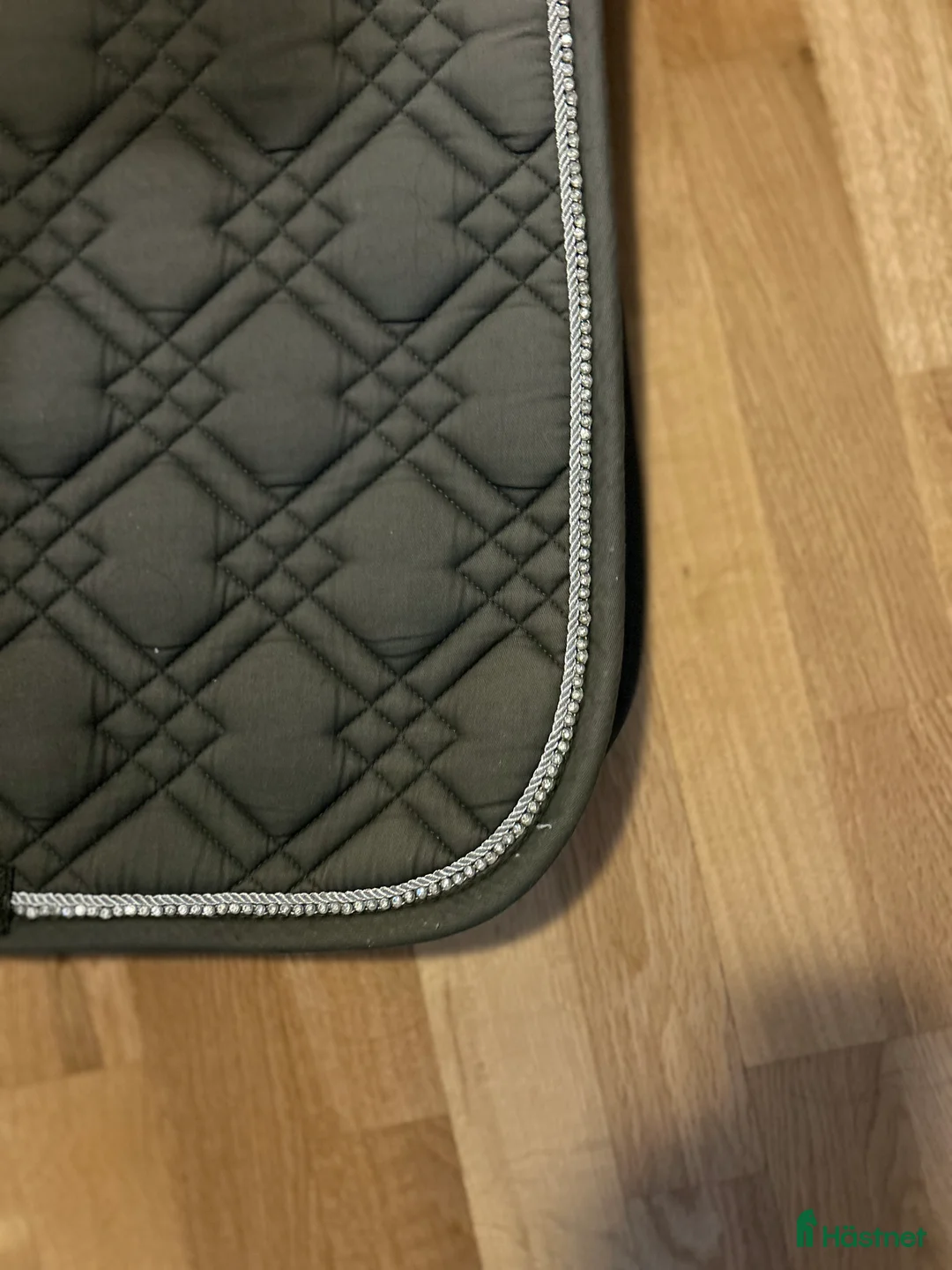 Schabrak & Vojlockar hästutrustning till salu: Säljer Fairfield schabrak i Hovås - Annons 3