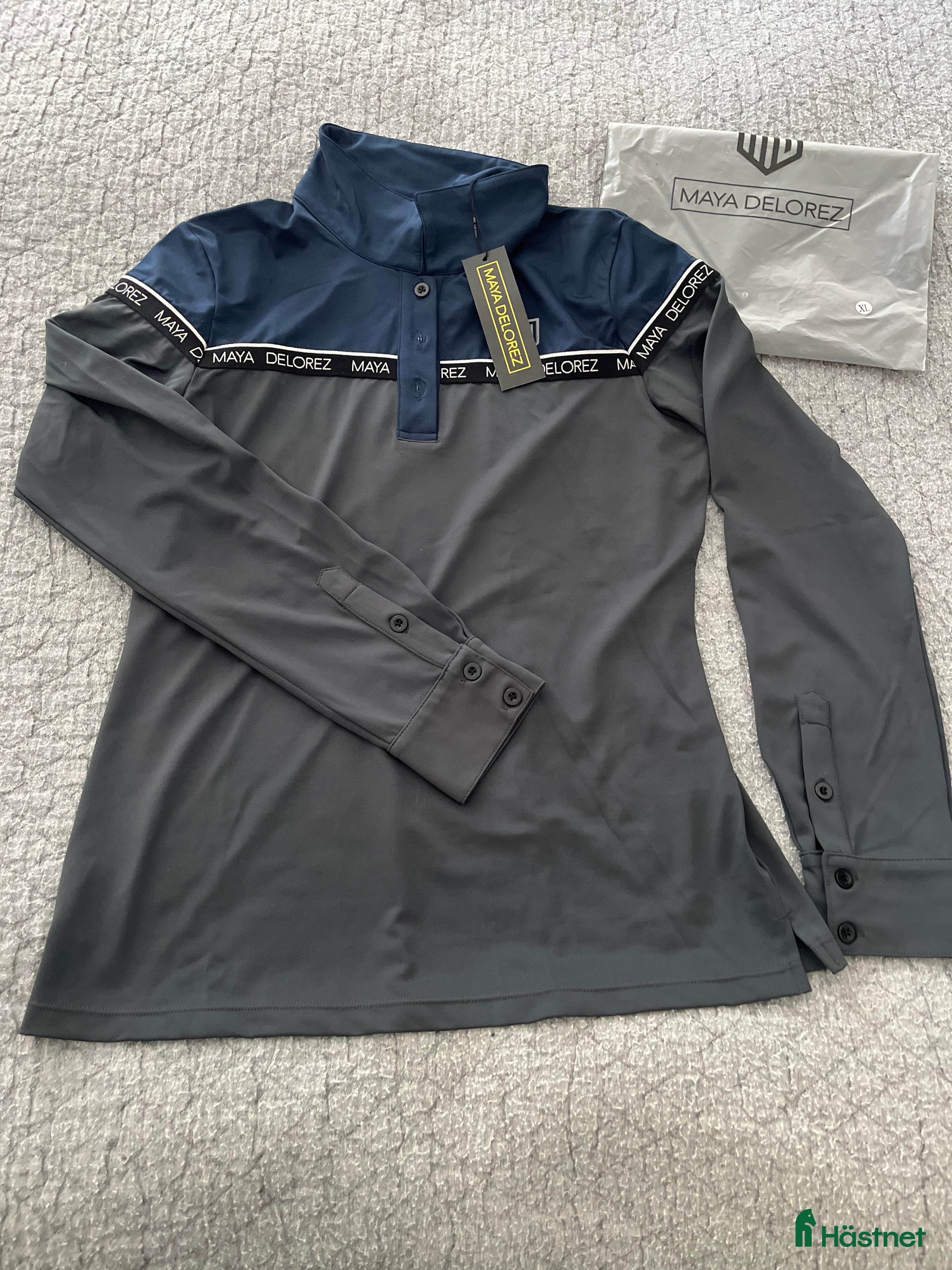 Jackor & Kavajer ryttarutrustning till salu: Maya Delorez långärmad topp i Huddinge - Annons 3