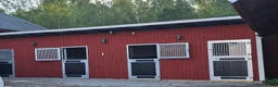 Stallinredning, stängsel & gård övrig utrustning till salu: Rejäla dörrar till utebox - Annons 3