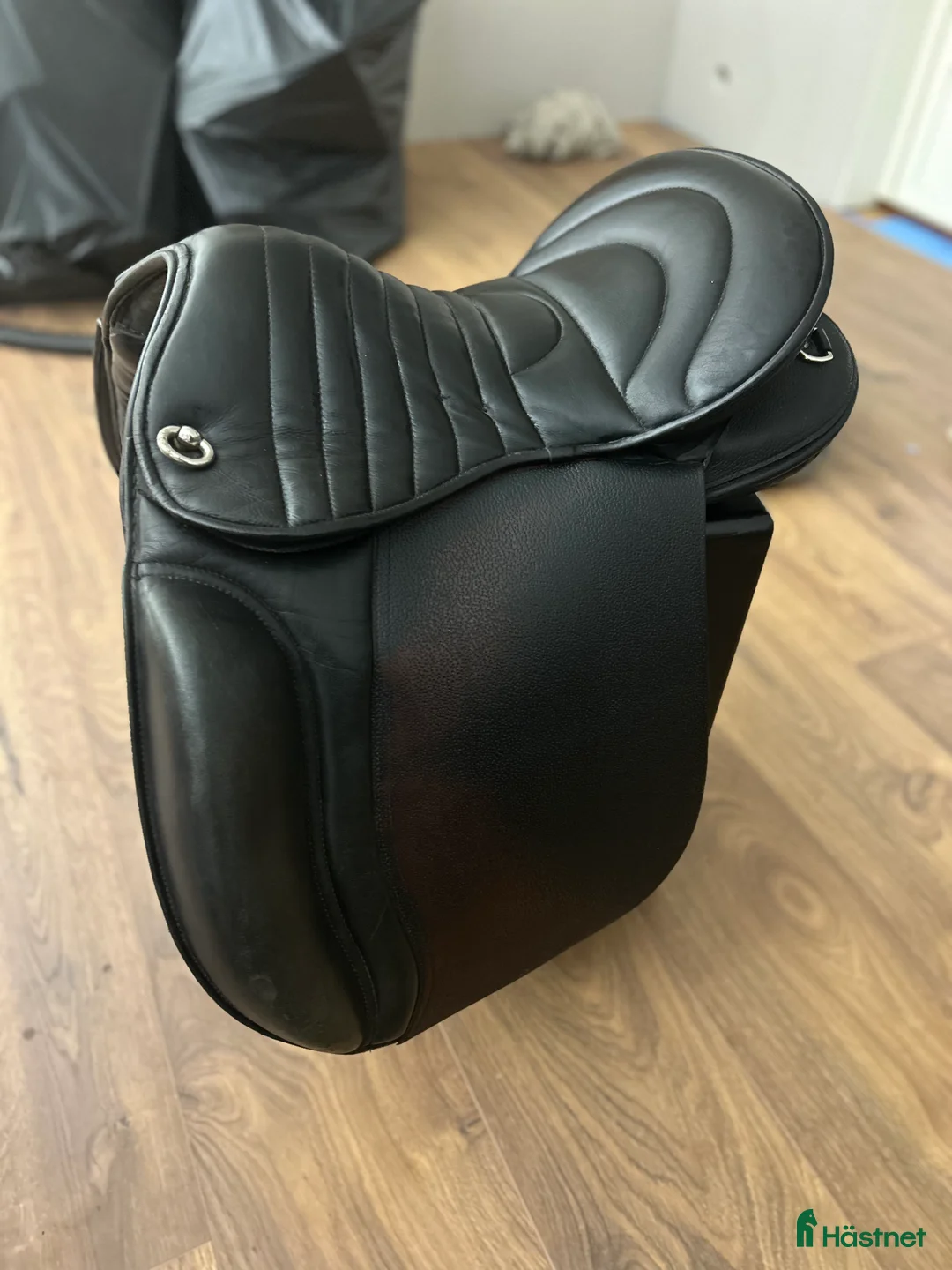Sadlar hästutrustning till salu: Sadel tillsalu i Borlänge - Annons 1
