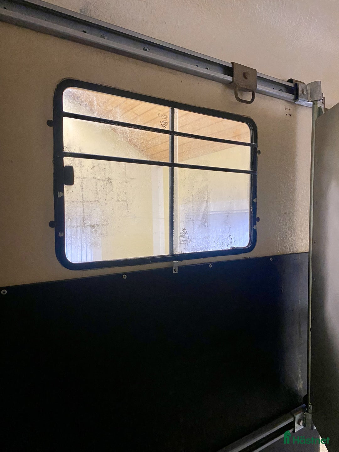 Hästtransporter  fordon & transport till salu: Diagonallastad 3-hästars Fautras i Kvicksund - Annons 18