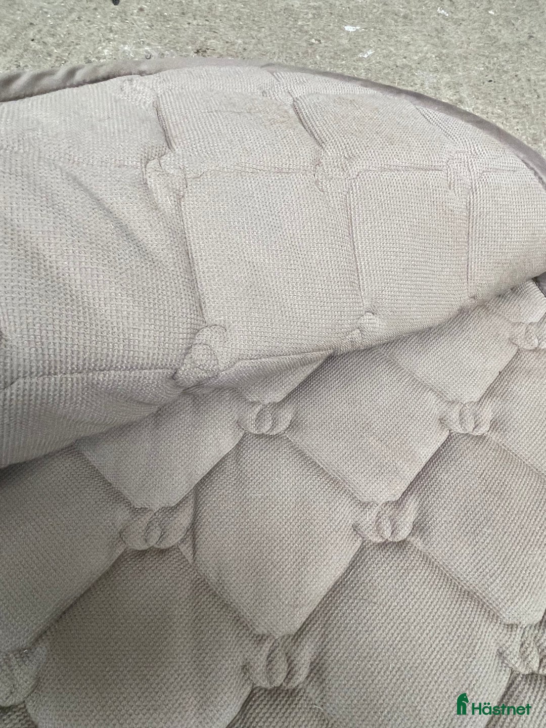 Schabrak & Vojlockar hästutrustning till salu: Jättefint ES schabrak!  i Flyinge - Annons 3