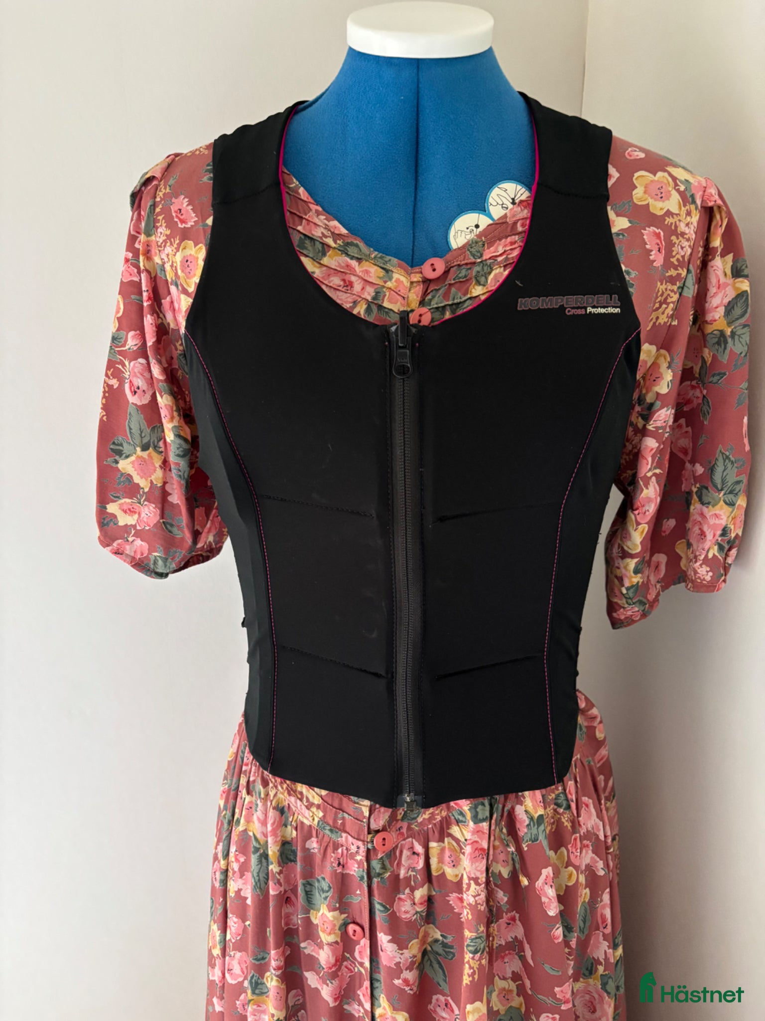 Säkerhetsvästar ryttarutrustning till salu: Säkerhetsväst - Annons 1