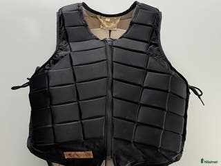 Säkerhetsvästar ryttarutrustning till salu: Racesafe säkerhetsväst i Jönköping - Annons 21