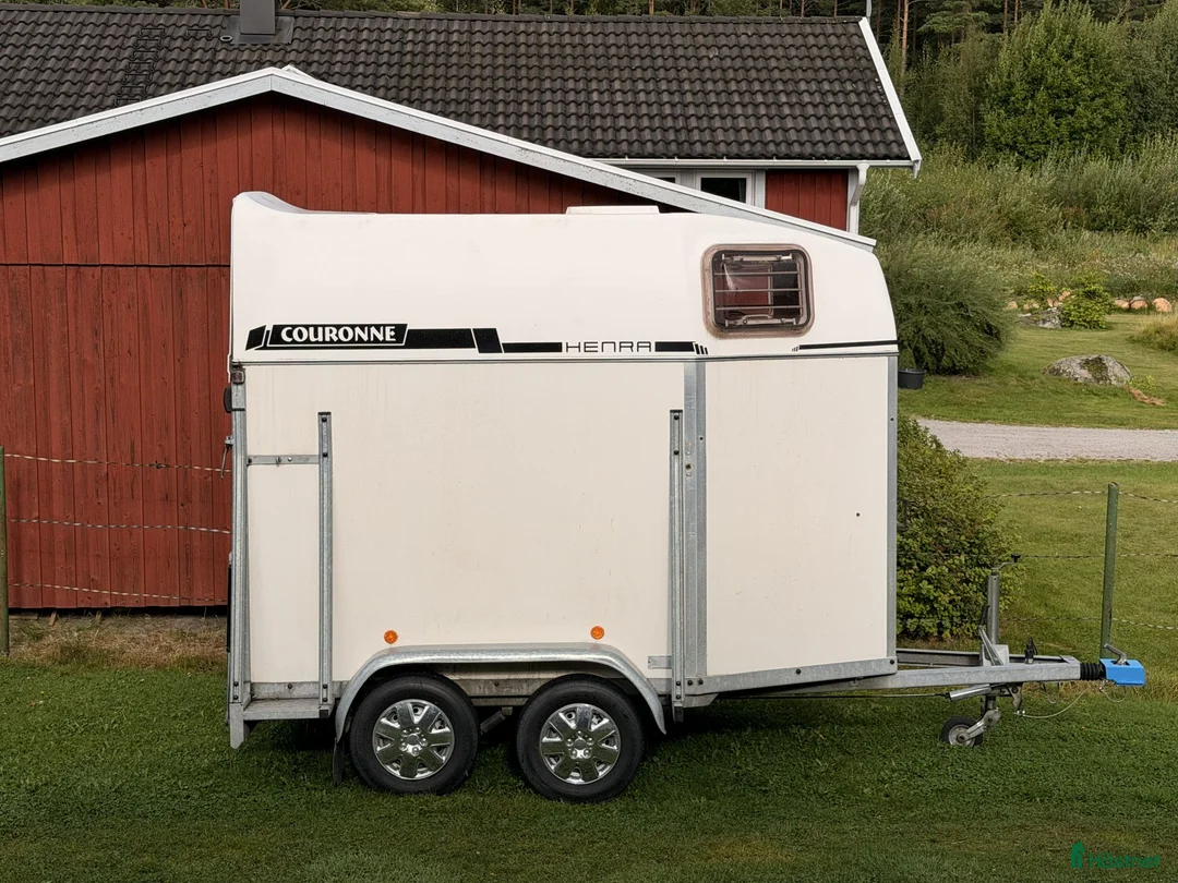 Hästtransporter  fordon & transport till salu: Mycket fint äldre släp - Annons 1