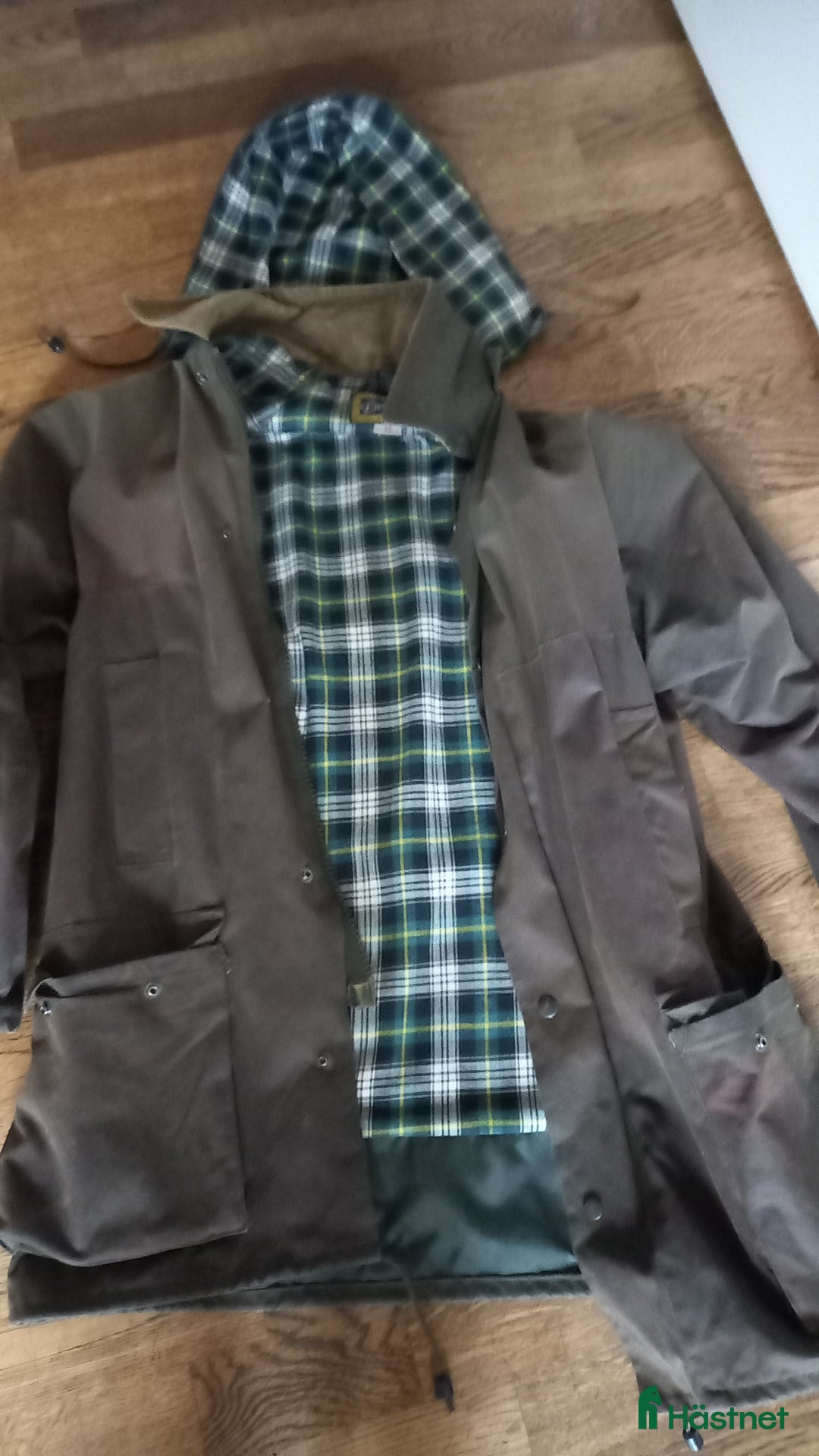 Jackor & Kavajer ryttarutrustning till salu: Oljerock Lavenir i Umeå - Annons 1