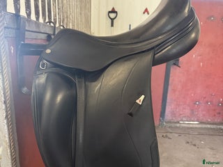 Sadlar hästutrustning till salu: Equipe Olympia pedantskött i Stockholm - Annons 11