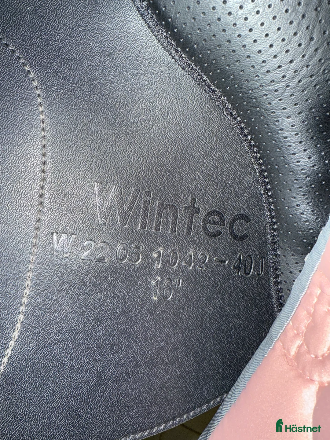 Sadlar hästutrustning till salu: Wintec hoppsadel 16 tum  i Åkersberga - Annons 2